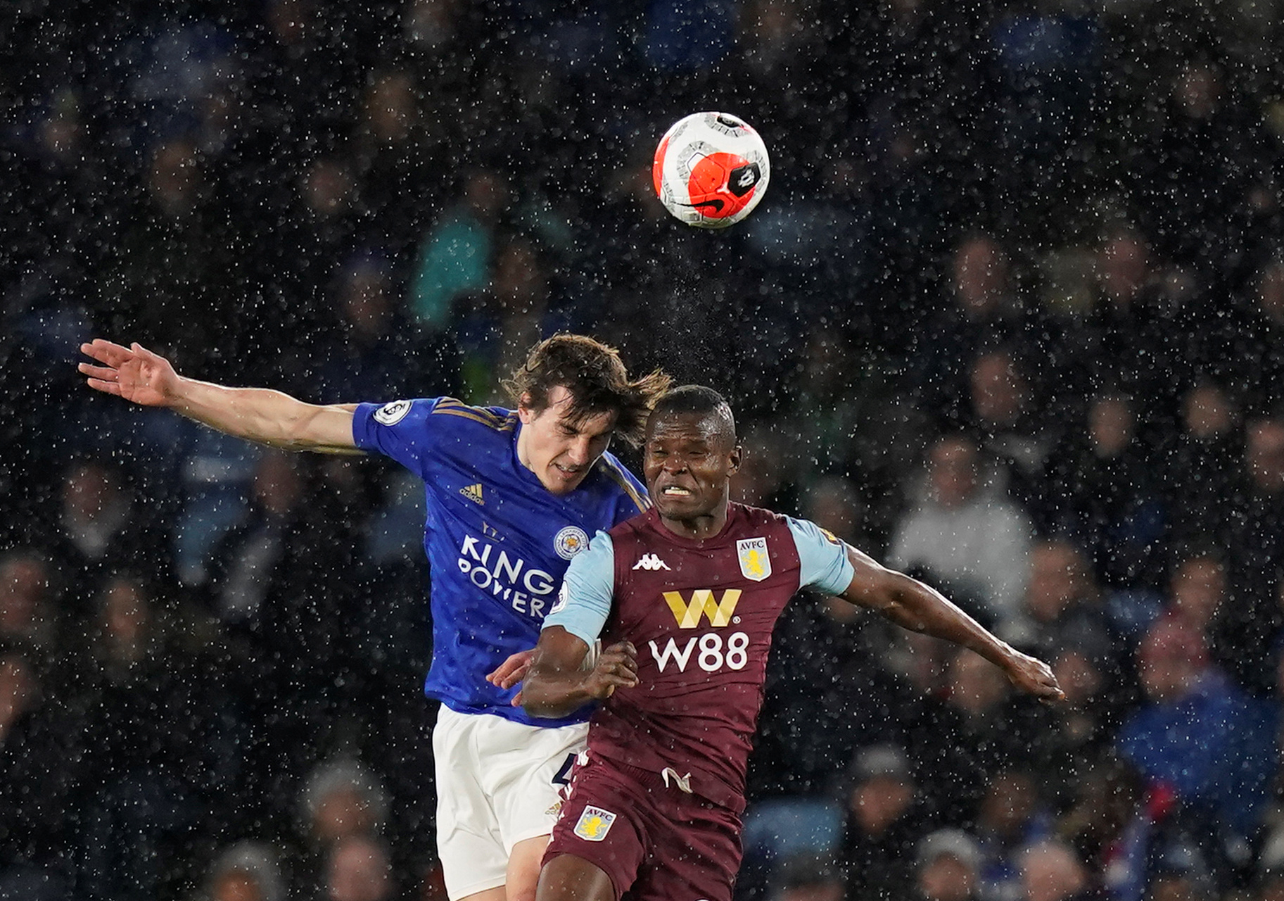 赛场大放异 赛场大放异